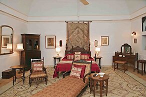 WelcomHeritage Bal Samand Lake Palace
