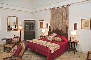 WelcomHeritage Bal Samand Lake Palace