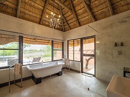 Mohlabetsi Safari Lodge