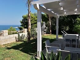 Petruso Resort