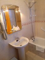 El Faisan C&R Hotel