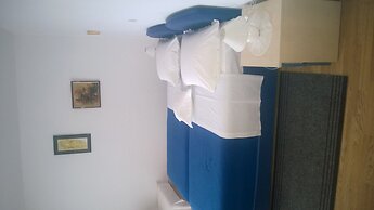 J & B Holiday House