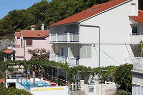 J & B Holiday House