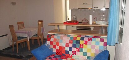 J & B Holiday House