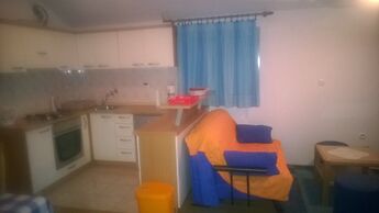 J & B Holiday House