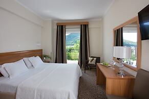 Chloe Hotel