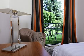 Chloe Hotel