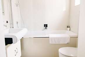 Albatross Guest House