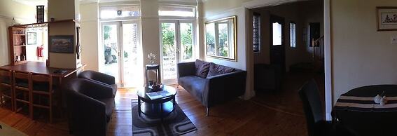 Albatross Guest House