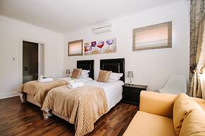 Albatross Guest House