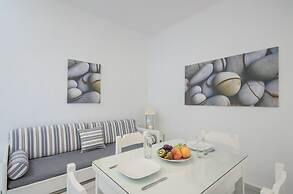 Birikos Studios & Apartments