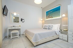Birikos Studios & Apartments