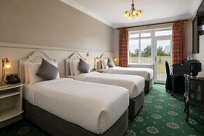 Lakeside Manor Hotel