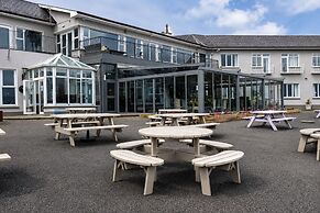Lakeside Manor Hotel