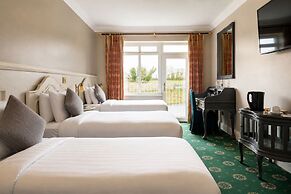 Lakeside Manor Hotel
