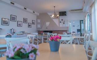 Ostria Hotel