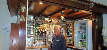 Hunters Lodge