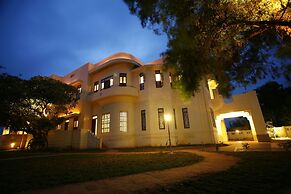 Visalam- Cgh Earth