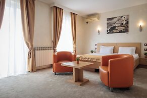 Euro Garni Hotel