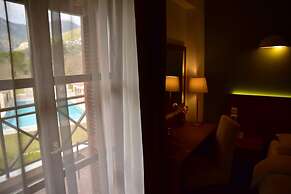 Mont Helmos Hotel