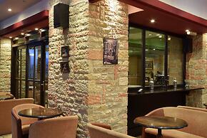 Mont Helmos Hotel