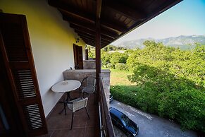 Mont Helmos Hotel