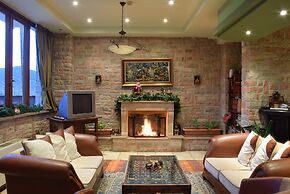 Mont Helmos Hotel