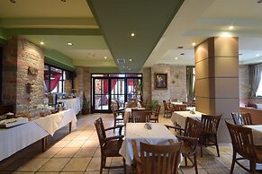 Mont Helmos Hotel