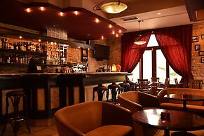 Mont Helmos Hotel