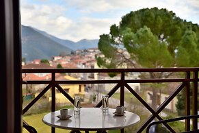 Mont Helmos Hotel