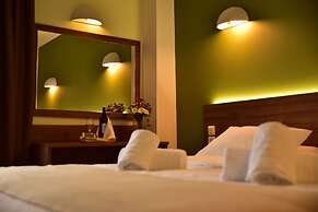 Mont Helmos Hotel
