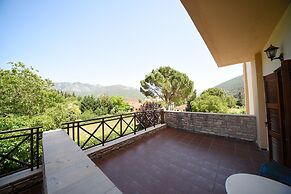 Mont Helmos Hotel