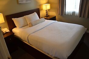 Days Inn by Wyndham Golden