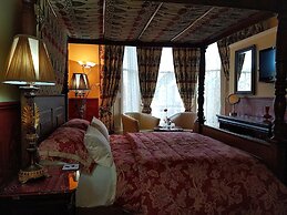 Lauderville Guest House