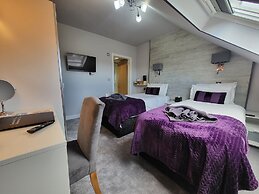 Lauderville Guest House