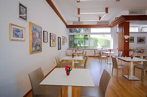 Mistral Hotel