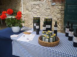 Fattoria di Bacchereto - Guest House