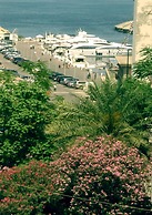 Regis Hotel