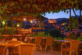 Cesmeli Konak Garden