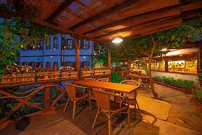 Cesmeli Konak Garden