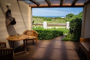 Oyster Bay Lodge
