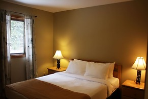 Overlander Mountain Lodge