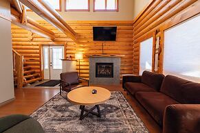 Overlander Mountain Lodge