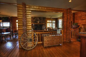 Overlander Mountain Lodge