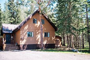 Overlander Mountain Lodge
