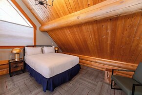 Overlander Mountain Lodge