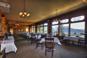 Overlander Mountain Lodge