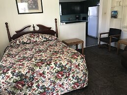 Simmons Motel