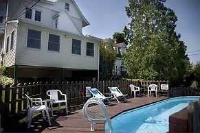 Simmons Motel