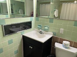 Simmons Motel